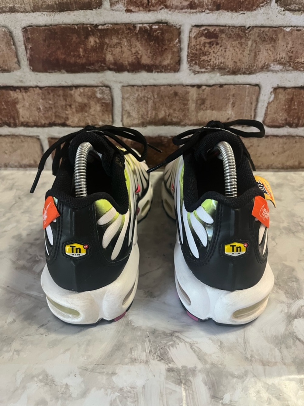 Nike - Picture 4 of 6